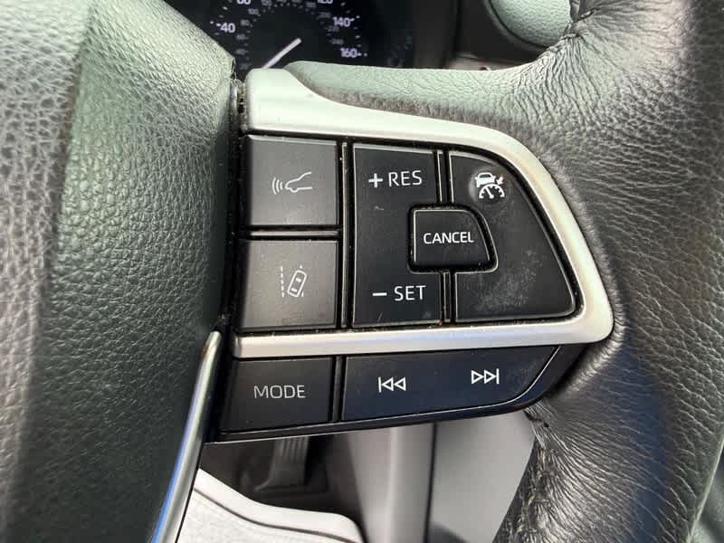 2023 Toyota Sienna XLE FWD 8-Passenger