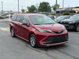 2023 Toyota Sienna XLE FWD 8-Passenger
