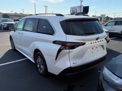 2026 Toyota Sienna XLE FWD 8-Passenger