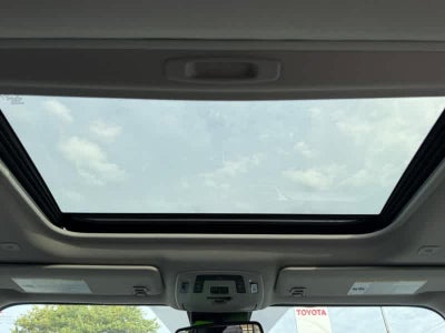 2026 Toyota Sienna XLE FWD 8-Passenger