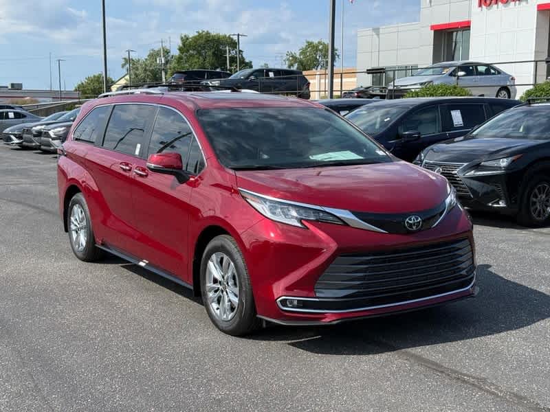 2026 Toyota Sienna Limited FWD 7-Passenger