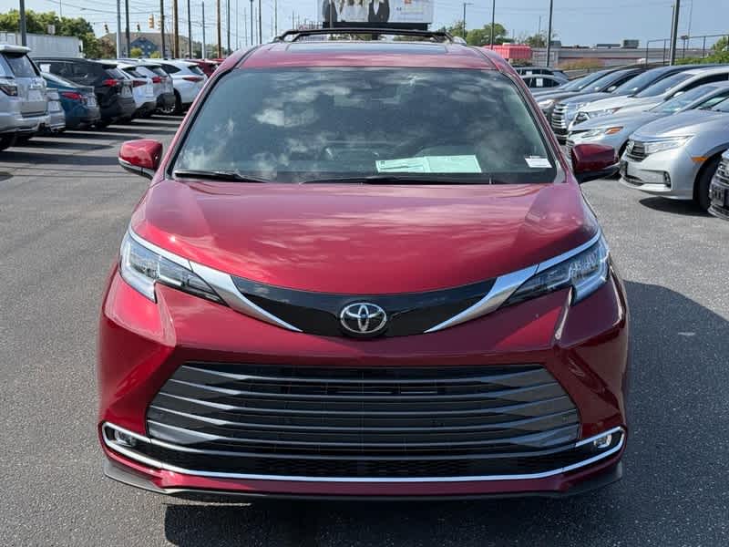 2026 Toyota Sienna Limited FWD 7-Passenger