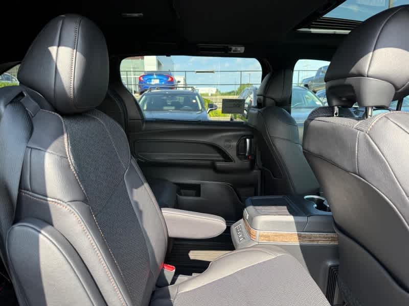 2026 Toyota Sienna Limited FWD 7-Passenger