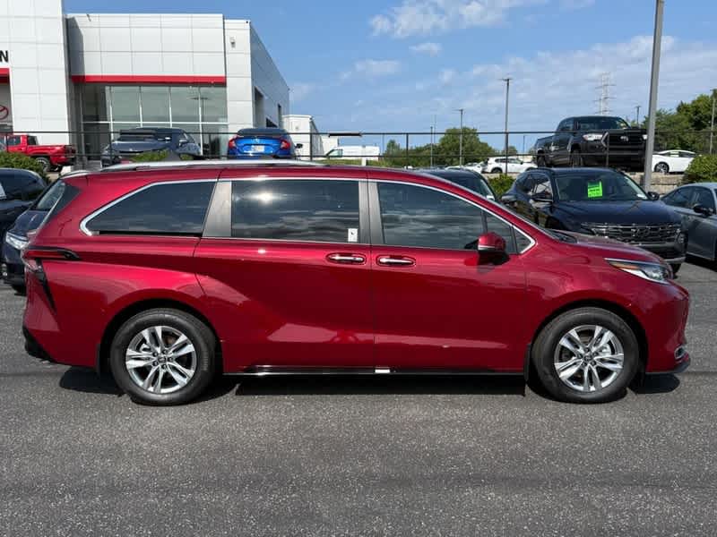 2026 Toyota Sienna Limited FWD 7-Passenger