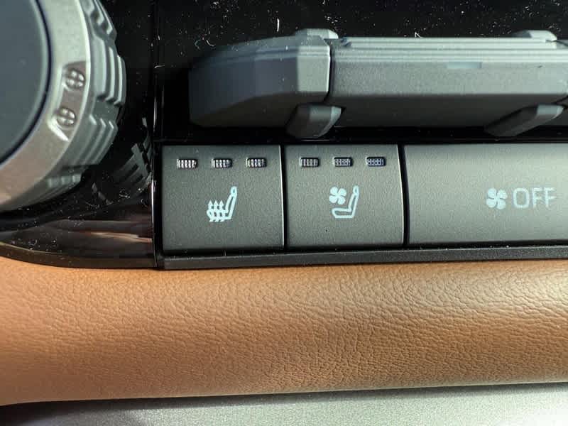 2026 Toyota Tundra 1794 Edition Hybrid CrewMax 5.5 Bed