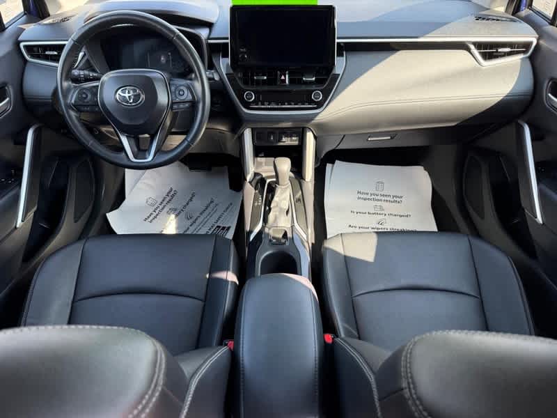 2025 Toyota Corolla Cross XLE 4WD