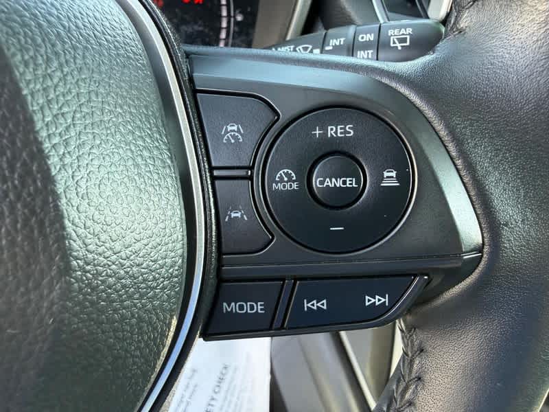 2025 Toyota Corolla Cross XLE 4WD