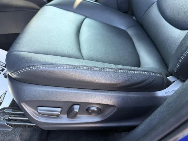 2025 Toyota Corolla Cross XLE 4WD