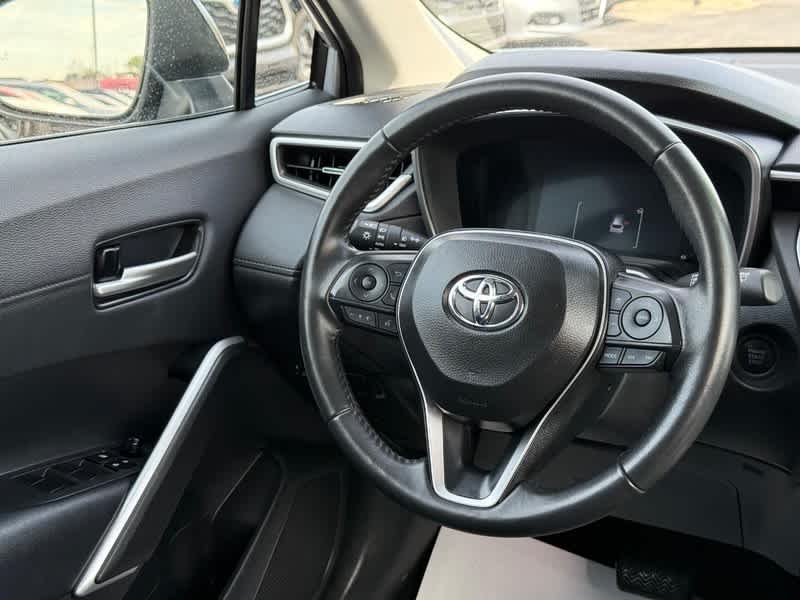 2025 Toyota Corolla Cross XLE 4WD