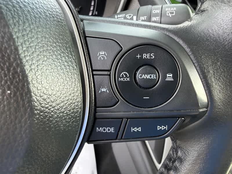 2025 Toyota Corolla Cross XLE 4WD