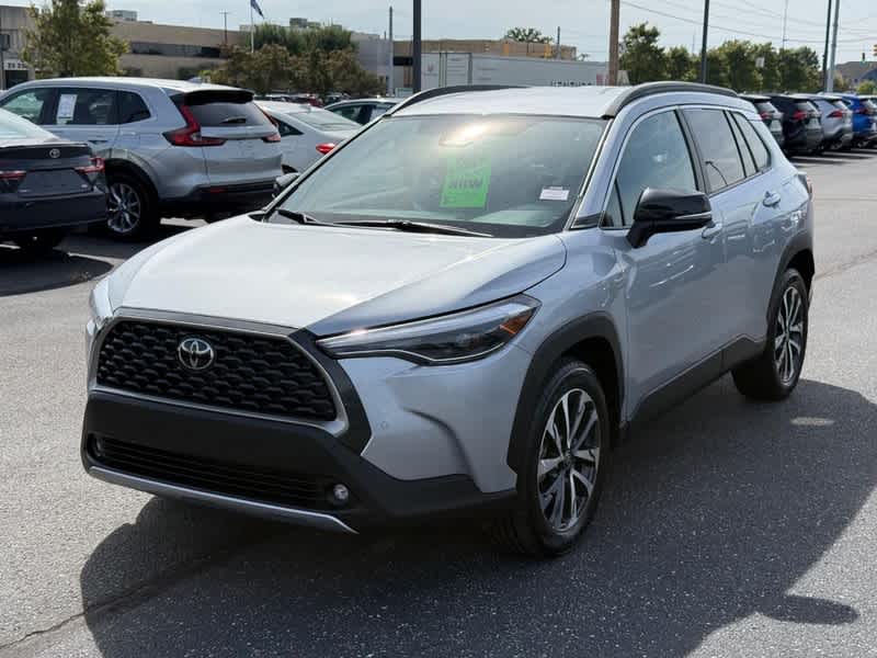 2025 Toyota Corolla Cross XLE 4WD