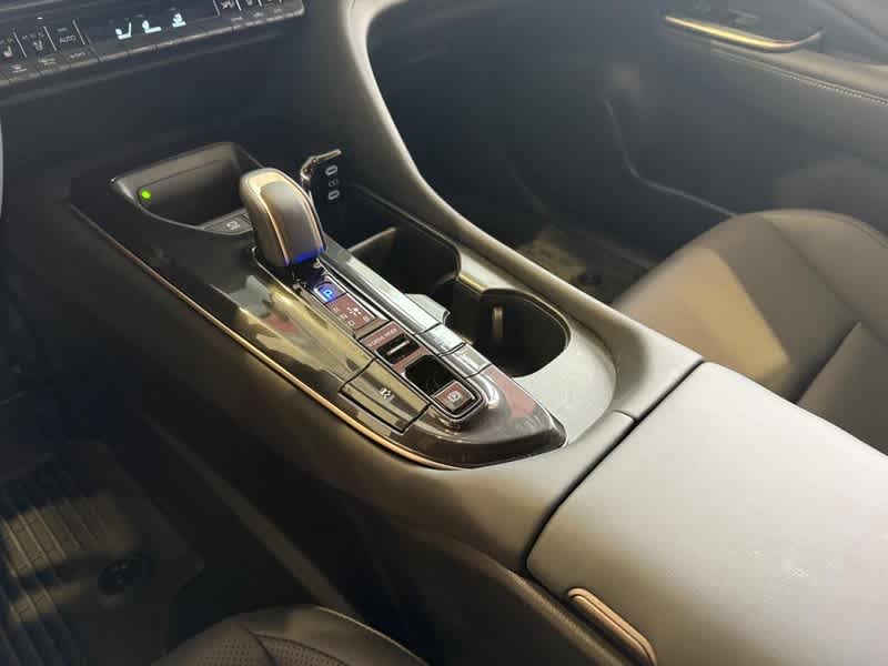 2025 Toyota Crown Limited AWD