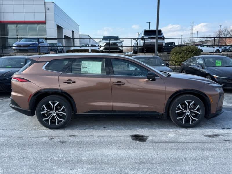 2025 Toyota Crown Signia XLE AWD