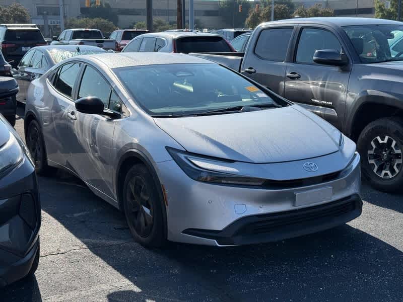 2025 Toyota Prius LE