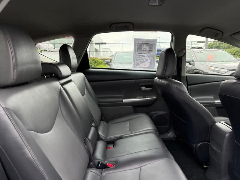 2014 Toyota Prius V 5dr Wgn Two