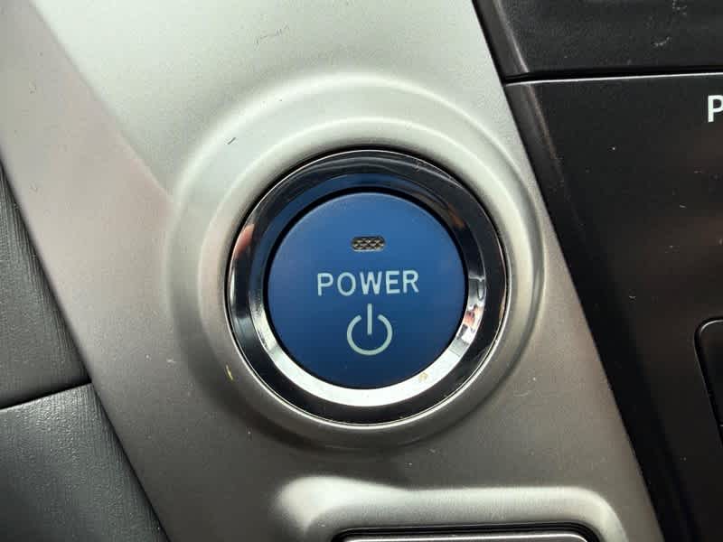 2014 Toyota Prius V 5dr Wgn Two