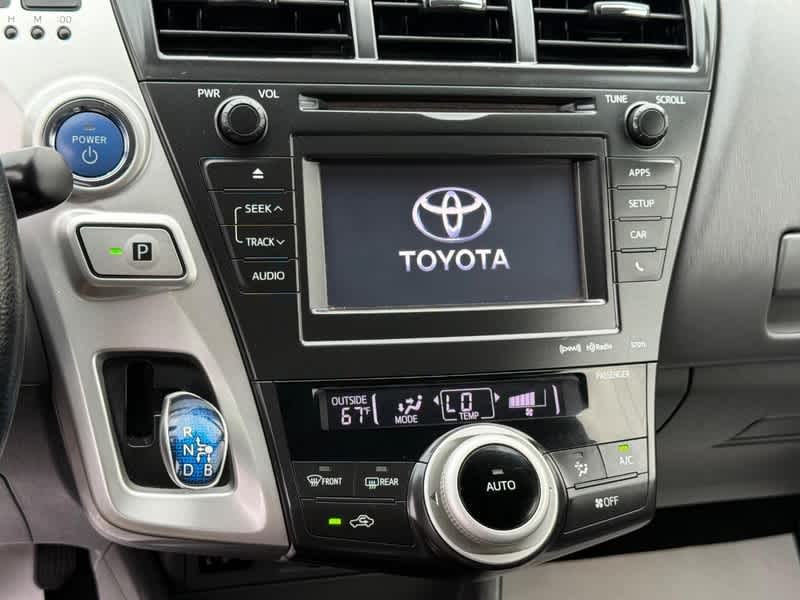 2014 Toyota Prius V 5dr Wgn Two