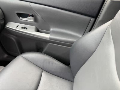 2014 Toyota Prius V 5dr Wgn Two