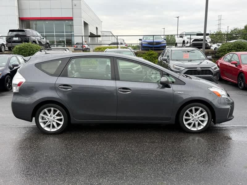 2014 Toyota Prius V 5dr Wgn Two