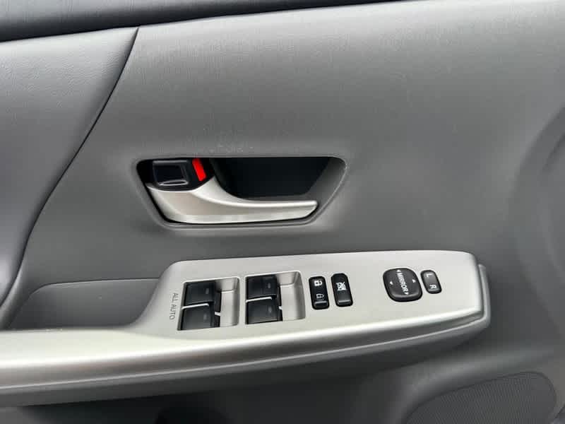 2014 Toyota Prius V 5dr Wgn Two
