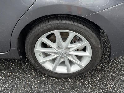 2014 Toyota Prius V 5dr Wgn Two