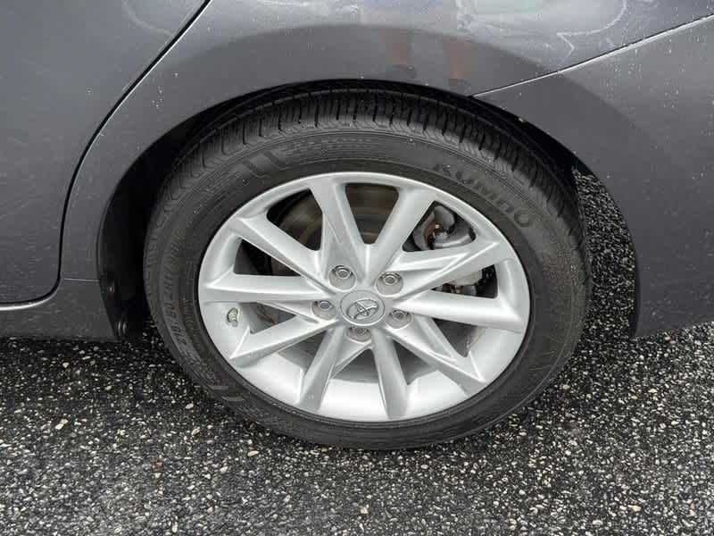 2014 Toyota Prius V 5dr Wgn Two