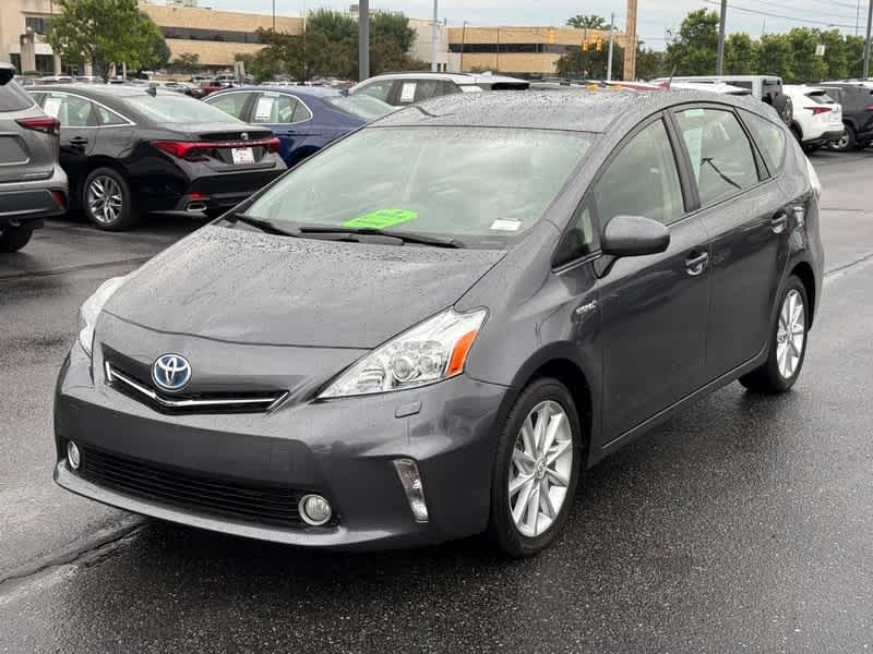 2014 Toyota Prius V 5dr Wgn Two