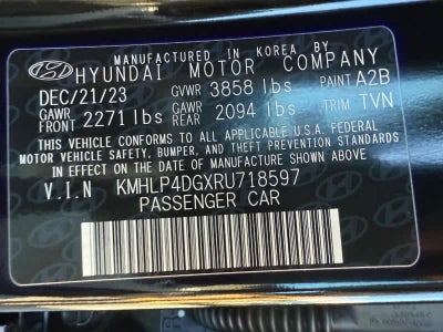 2024 Hyundai Elantra Limited IVT