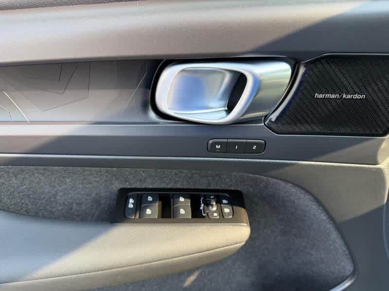 2022 Volvo C40 Recharge Pure Electric P8 eAWD Ultimate