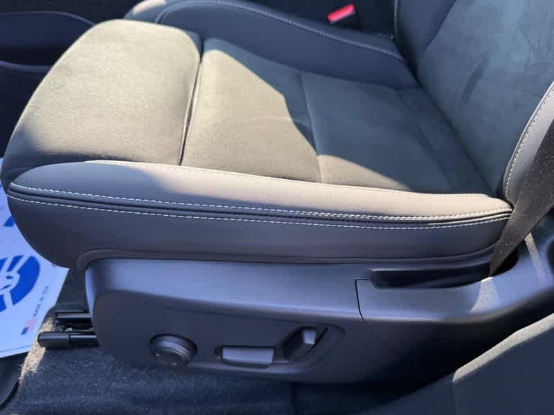 2022 Volvo C40 Recharge Pure Electric P8 eAWD Ultimate